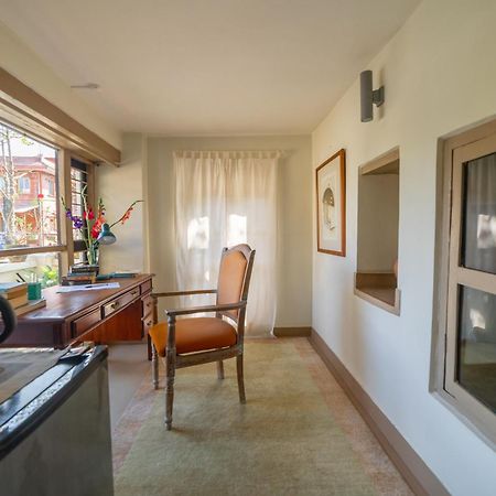 1905 Suites Restaurant Kathmandu Bagian luar foto